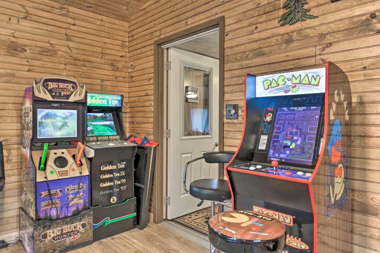 Bear Den Rustic Pocono Lake Home With Game Room! Exterior photo