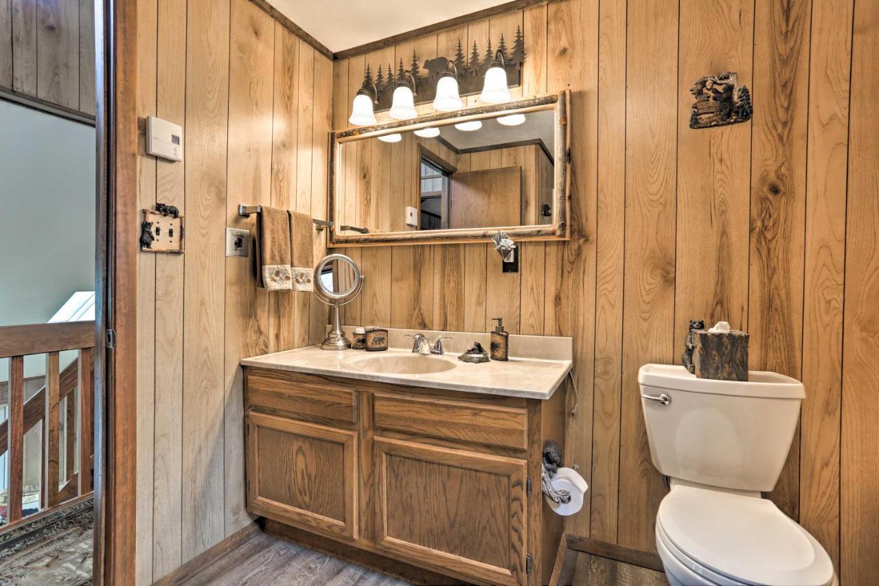 Bear Den Rustic Pocono Lake Home With Game Room! Exterior photo