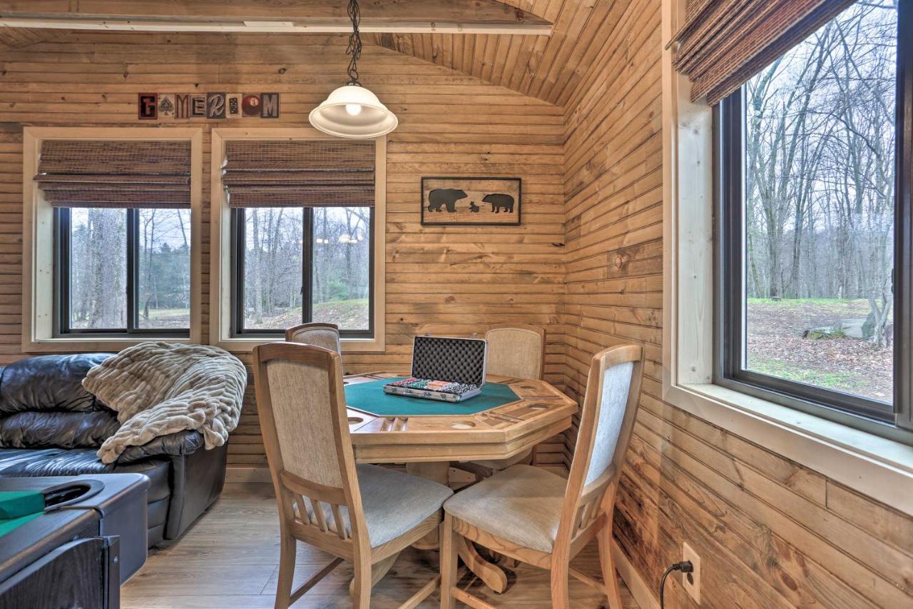 Bear Den Rustic Pocono Lake Home With Game Room! Exterior photo